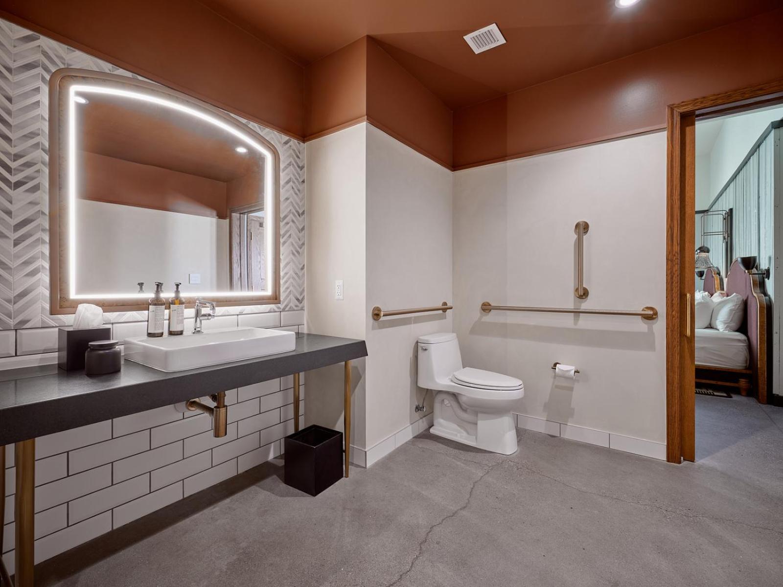 Foundation 4* Detroit